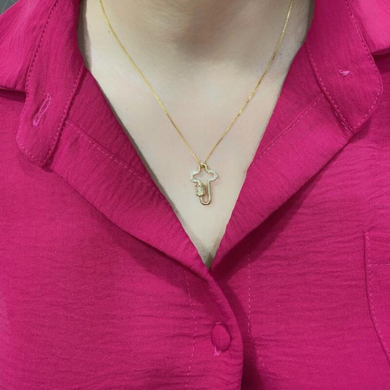 Pingente Mosquetão Crucifixo banhado em Ouro 18K