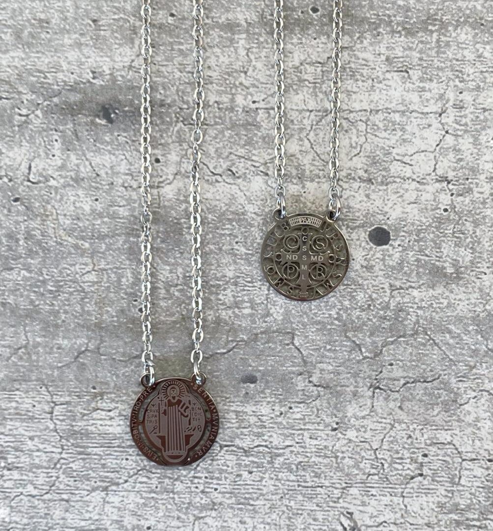 Escapulário São Bento Vazado em Aço