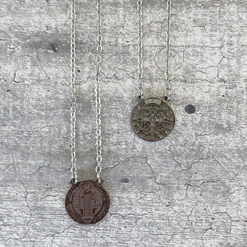 Escapulário São Bento Vazado em Aço