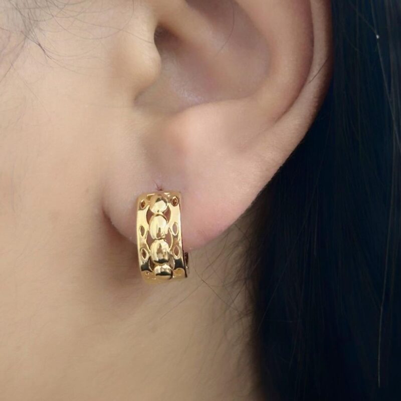 Brinco Argola Trabalhada Banhado em Ouro 18K
