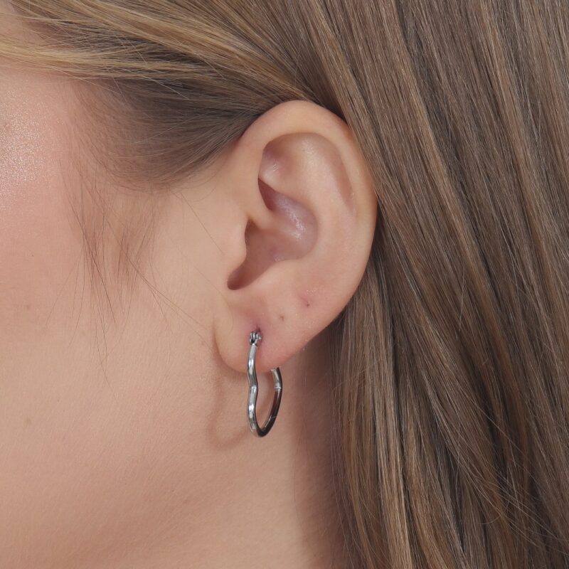 Brinco Coração P Fino em Aço