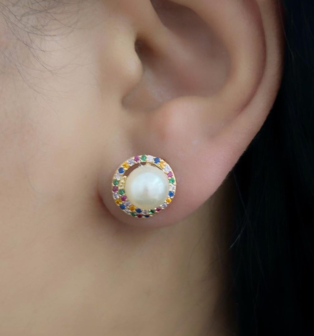 Brinco Cravejado com Pérola Banhado em Ouro 18K