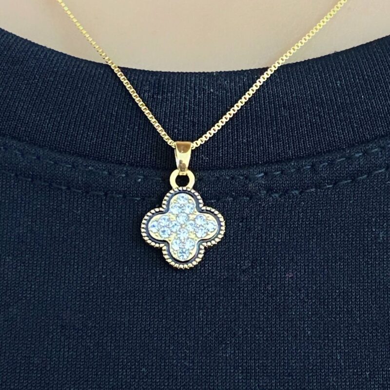 Colar Trevo Cravejado  Banhado em Ouro 18k