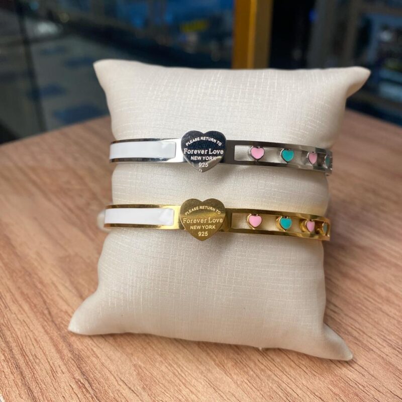Bracelete Coração Resinado em Aço