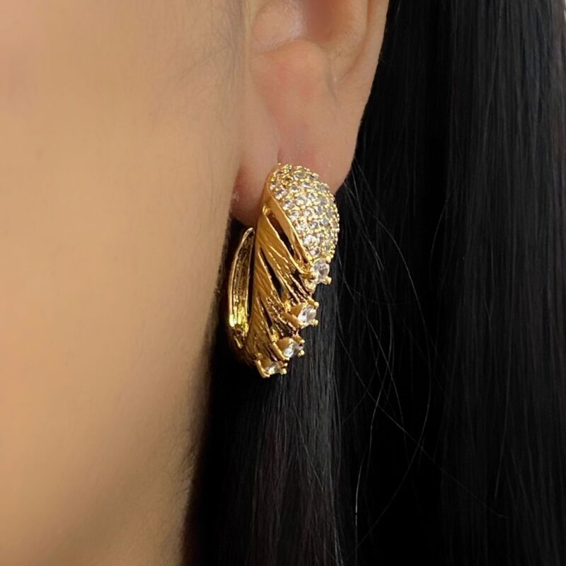 Brinco Gota Trabalhada Cravejada Banhada em Ouro 18k