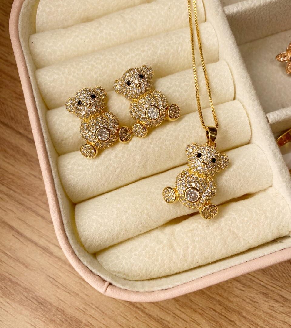 Conjunto Ursinho com Ponto de Luz Banhado em Ouro 18k