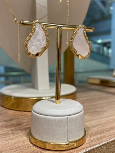 Brinco Gota Organica Trabalhado Banhado em Ouro 18k