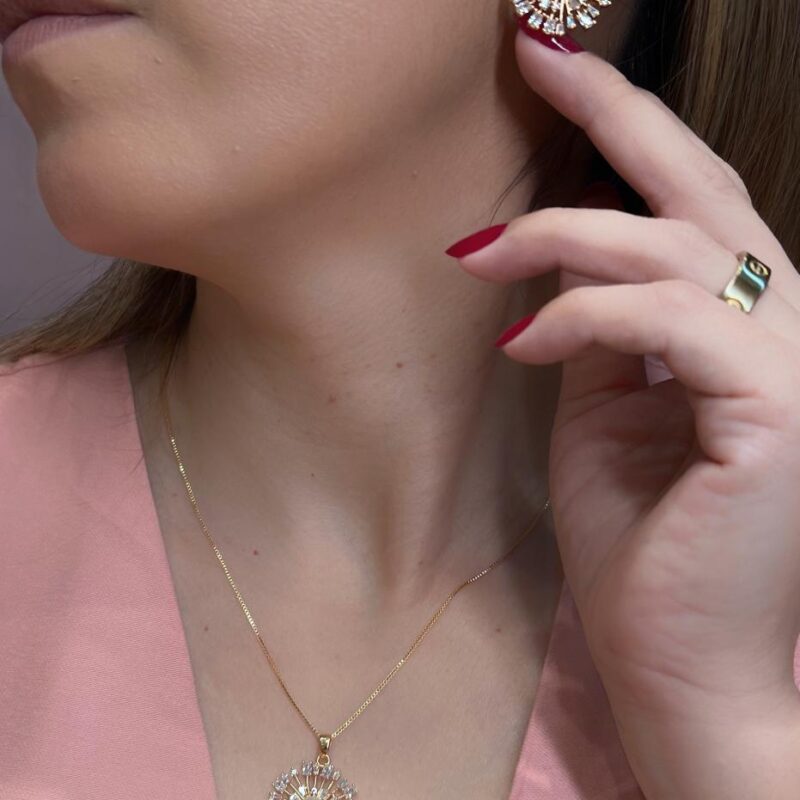 Conjunto Flocos de Neve Cravejado Banhado em Ouro 18k