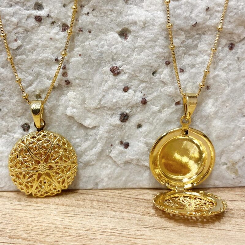 Colar Relicário banhado em Ouro 18k