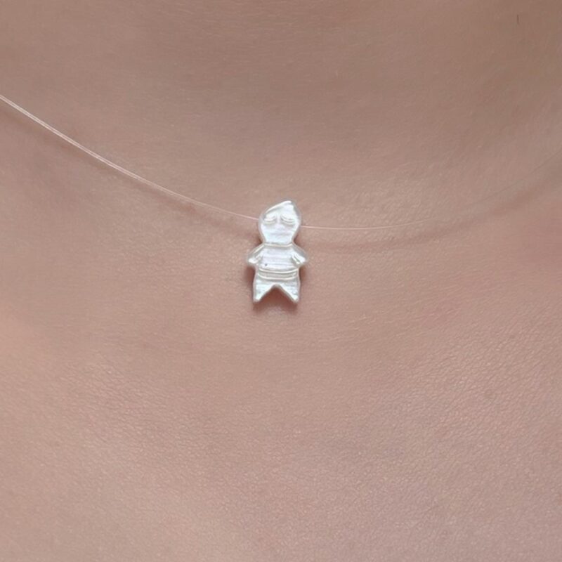 Colar Fio de Nylon Menino Madreperola Banhada em Ouro 18k