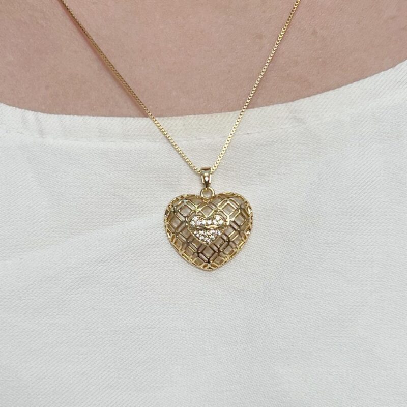 Colar Sagrado Coração Cravejado Banhado em Ouro 18K