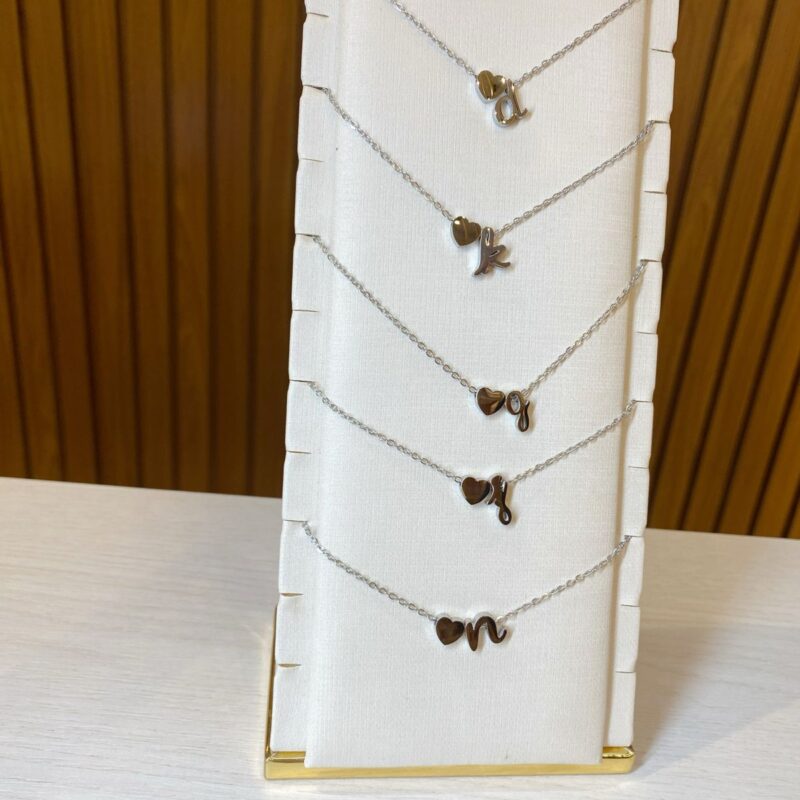 Colar de Letra em Aço