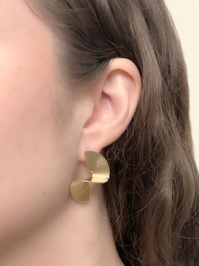 Brinco Torcido Organico Banhado em Ouro 18k