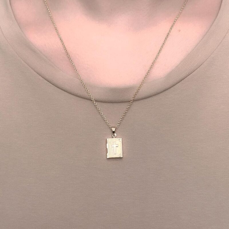 Colar Biblia Relicario Banhado em Ouro 18k