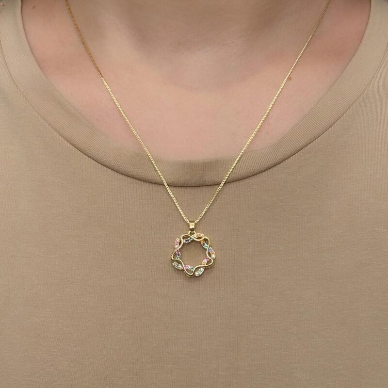 Colar Estrela Cravejada Banhado em Ouro 18K