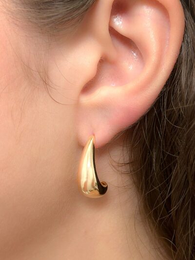 Brinco Gota Lisa Concava Banhado em Ouro 18k