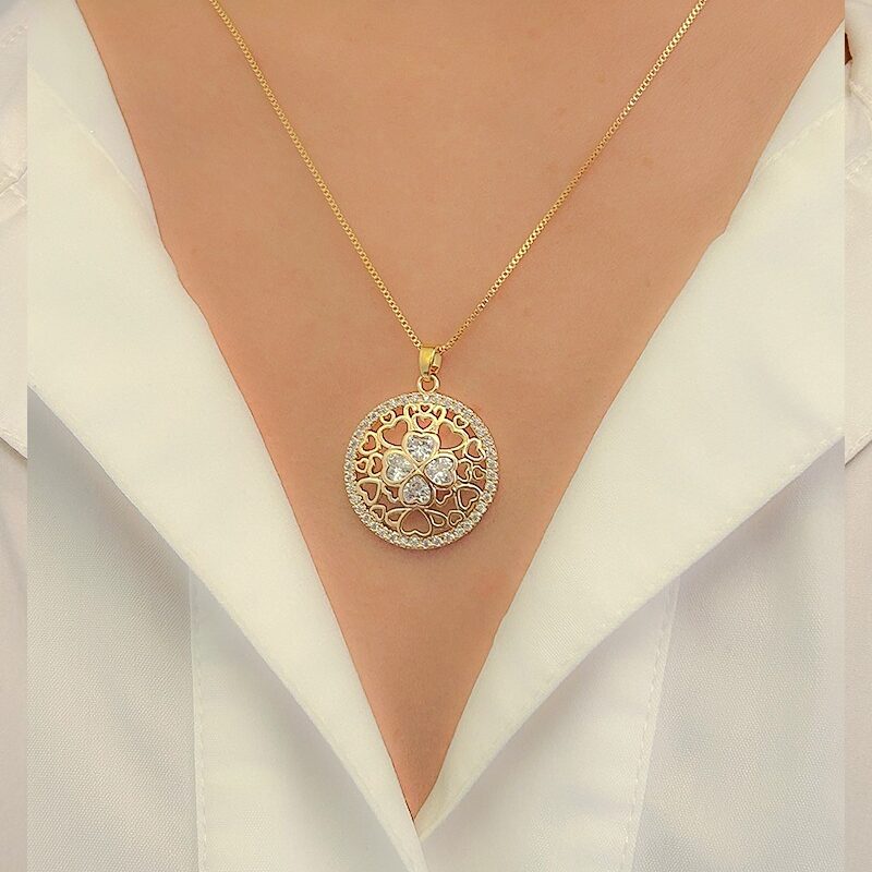 Colar Mandala Trevo Cravejado Banhado em Ouro 18k