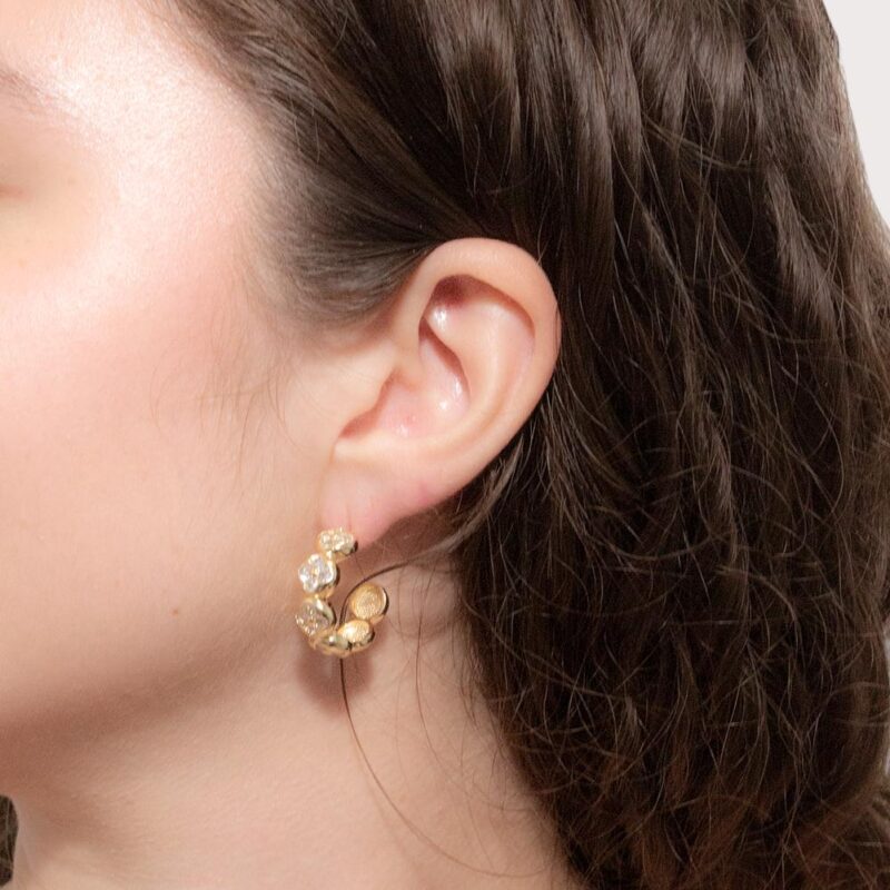 Brinco Argola Trevos Cravejado Banhado em Ouro 18k