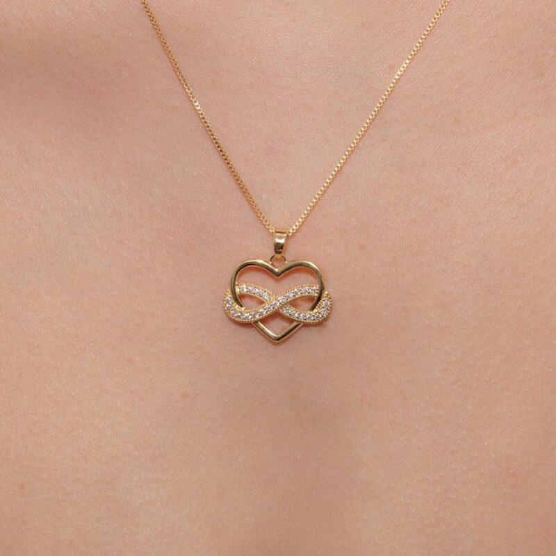 Colar Coração Infinito Cravejado Banhado em ouro 18k