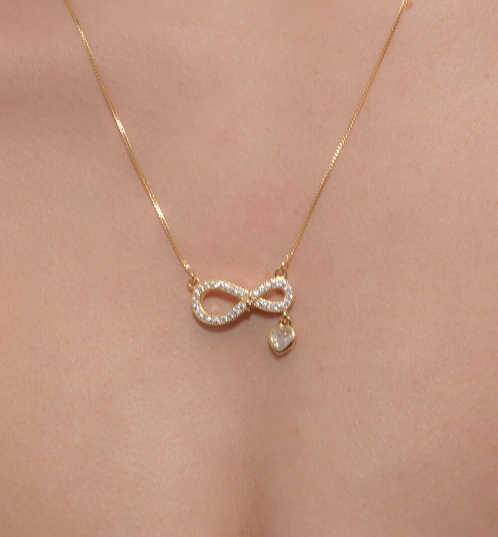 Colar Infinito com Coração Pêndulo Cravejado Banhado em Ouro 18k