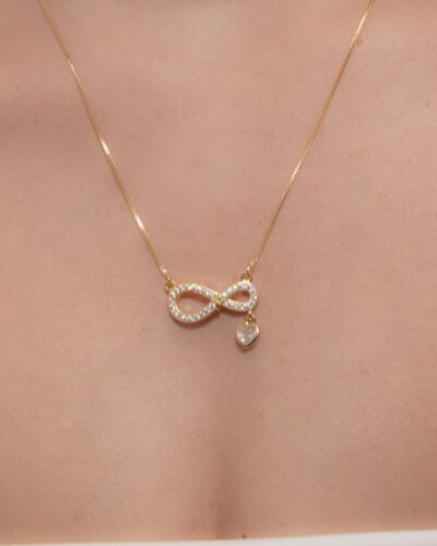 Colar Infinito com Coração Pêndulo Cravejado Banhado em Ouro 18k