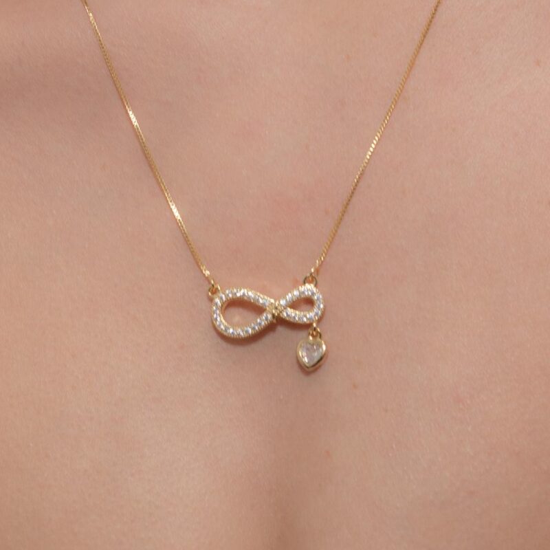 Colar Infinito com Coração Pêndulo Cravejado Banhado em Ouro 18k