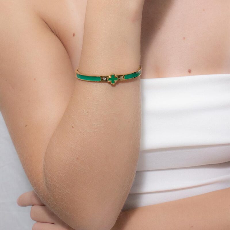 Bracelete Trevo Resinado em Aço