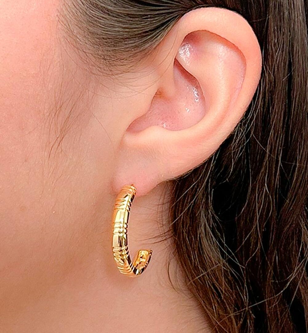 Brinco Meia Argola Bambu Banhado em Ouro 18k