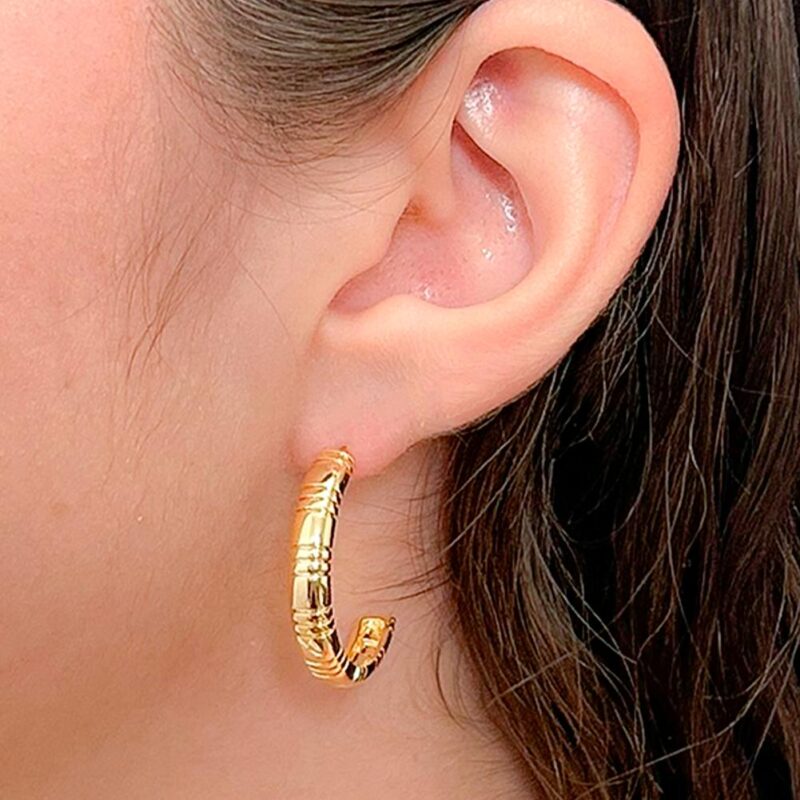 Brinco Meia Argola Bambu Banhado em Ouro 18k