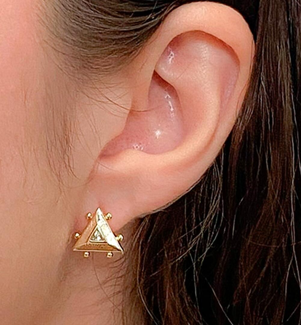Brinco Triangulo  Cravejada Banhado em Ouro 18k