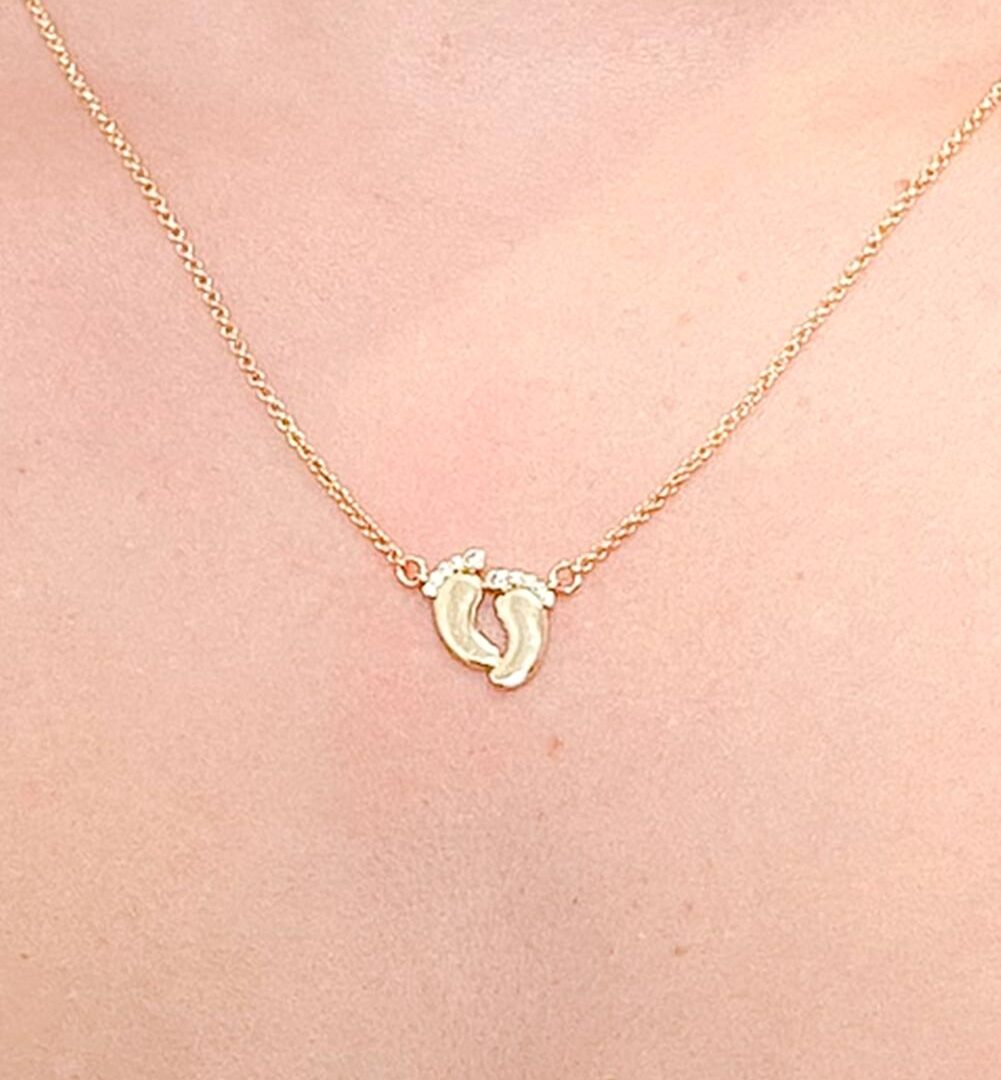 Choker Pezinho Cravejado Banhado em Ouro 18k