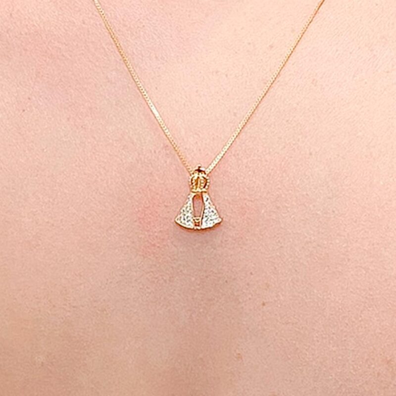 Colar Ns Cravejado Banhado em Ouro 18k