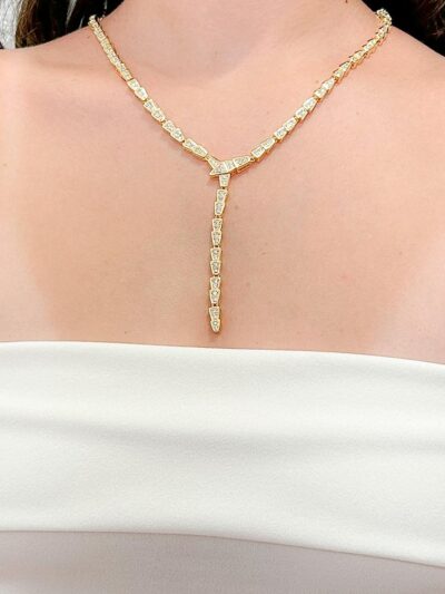 Colar Gravatinha Snake Cravejado Banhado em Ouro 18k