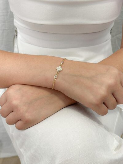 Pulseira Trevo com Ponto de Luz Banhado em ouro 18k