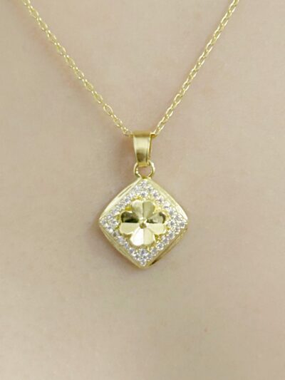 Colar Hexagonal Flor Cravejado Banhado em Ouro 18k