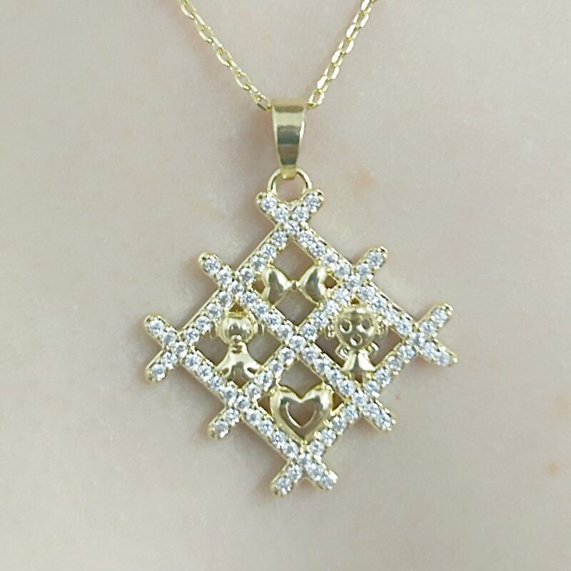 Colar Hexagonal Menina Trabalhado Cravejado Banhado em ouro 18k