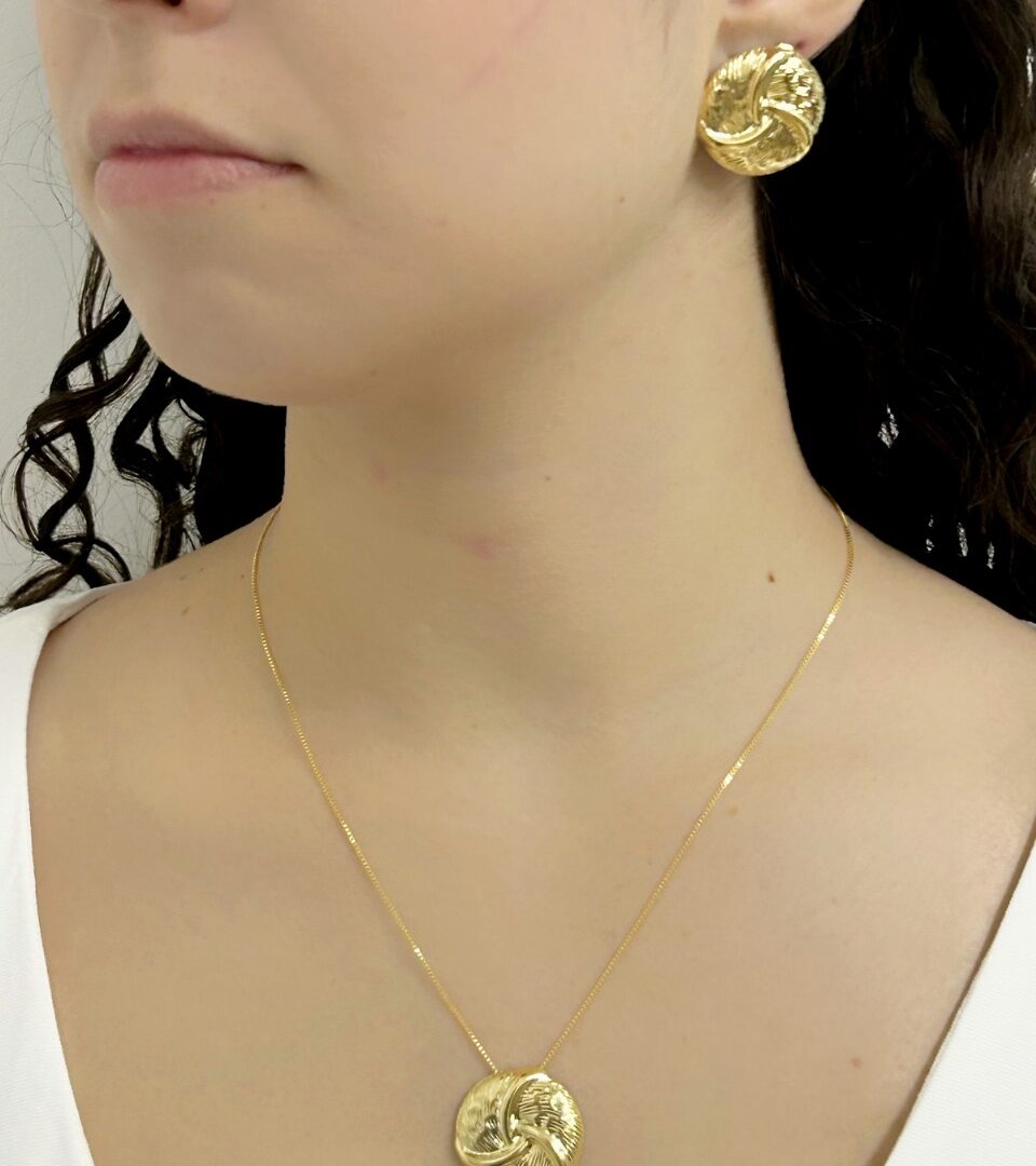 Conjunto Redondo Trabalhado Banhado em Ouro 18k