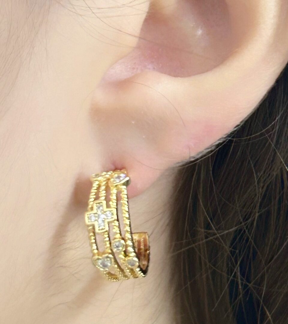 Brinco Argola 4 Fios Minimalista Cravejado Banhado em Ouro 18k