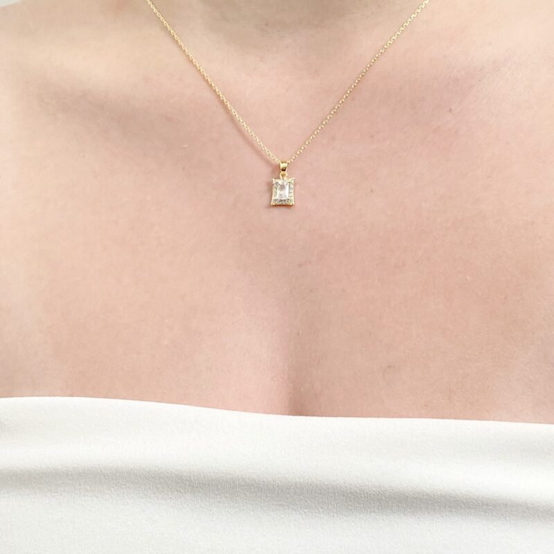 Colar Quadrado Cravejado Banhado em Ouro 18k