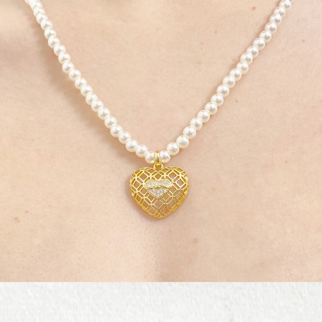 Choker Perola Coração Sagrado P Banhado em Ouro 18k