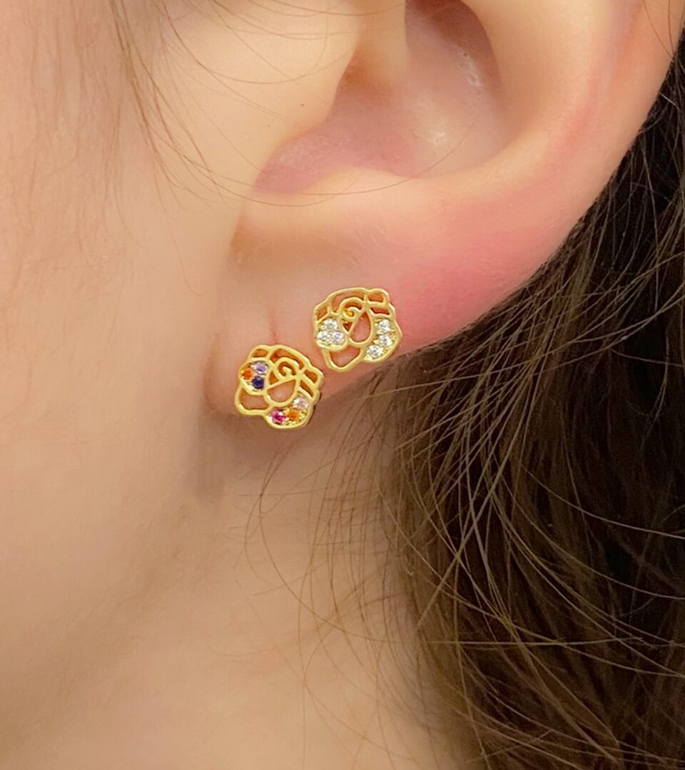 Brinco Dupla Flor Cravejado Banhado em Ouro 18k