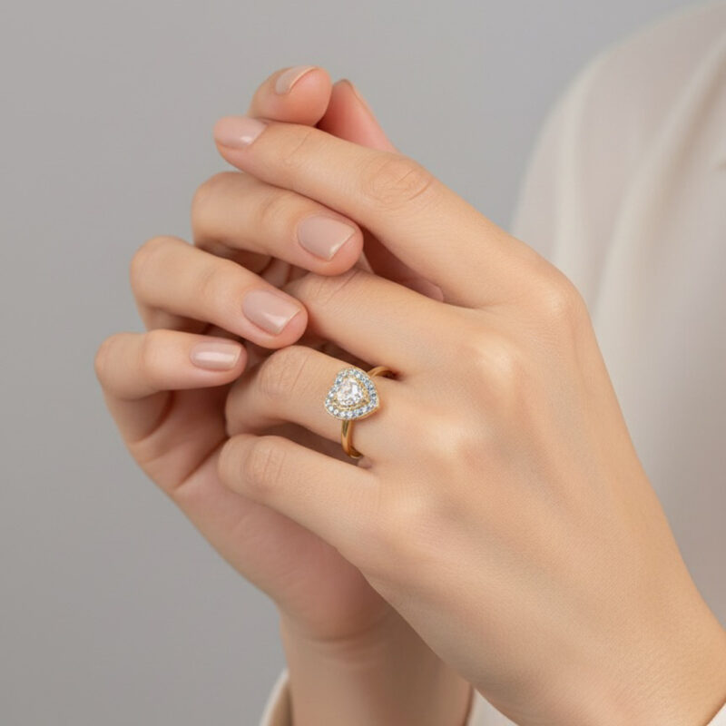 Anel Coração Trabalhado Cravejado Banhado em Ouro 18k