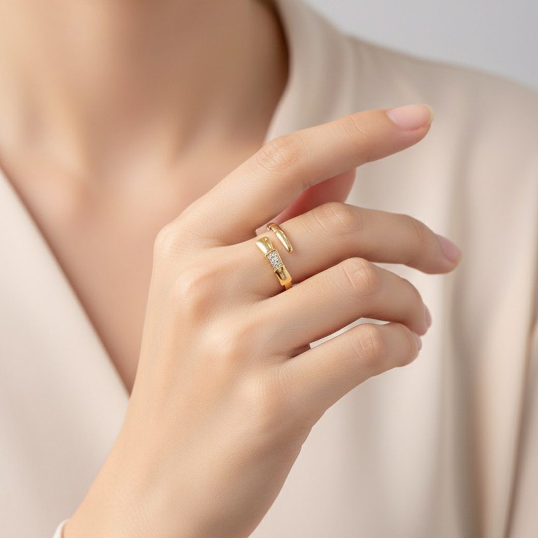 Anel Regulavel Snake Cravejado Banhado em Ouro 18k