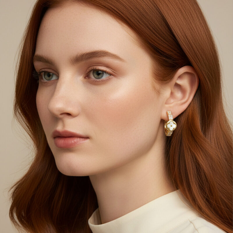 Brinco Snake Trevo Cravejado Banhado em Ouro 15k