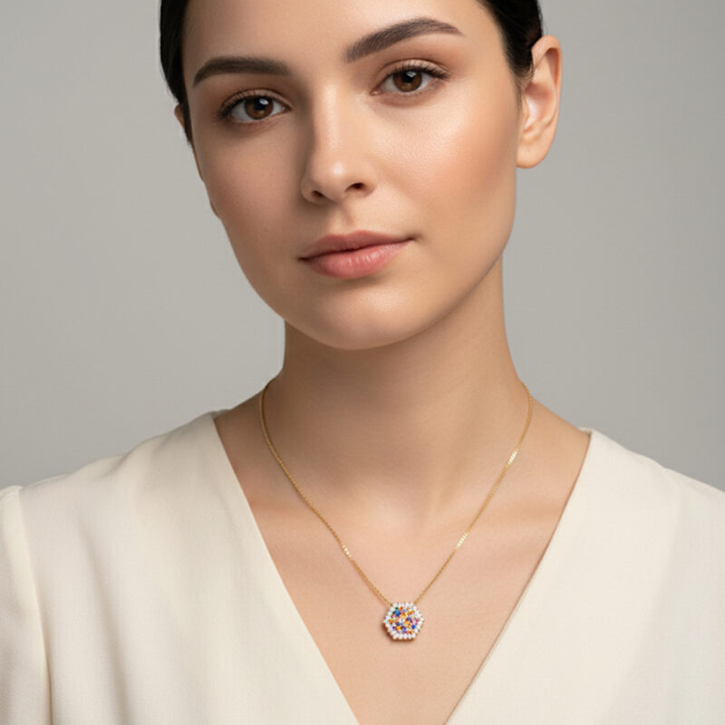 Colar Hexagonal Cravejado Banhado em Ouro 18k