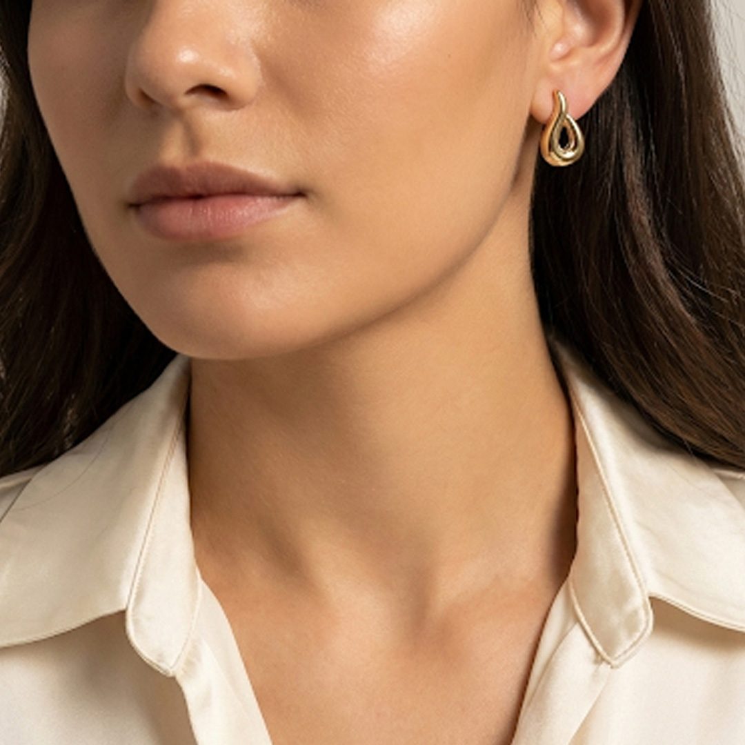 Brinco Gota Vazado Banhado em Ouro 18k