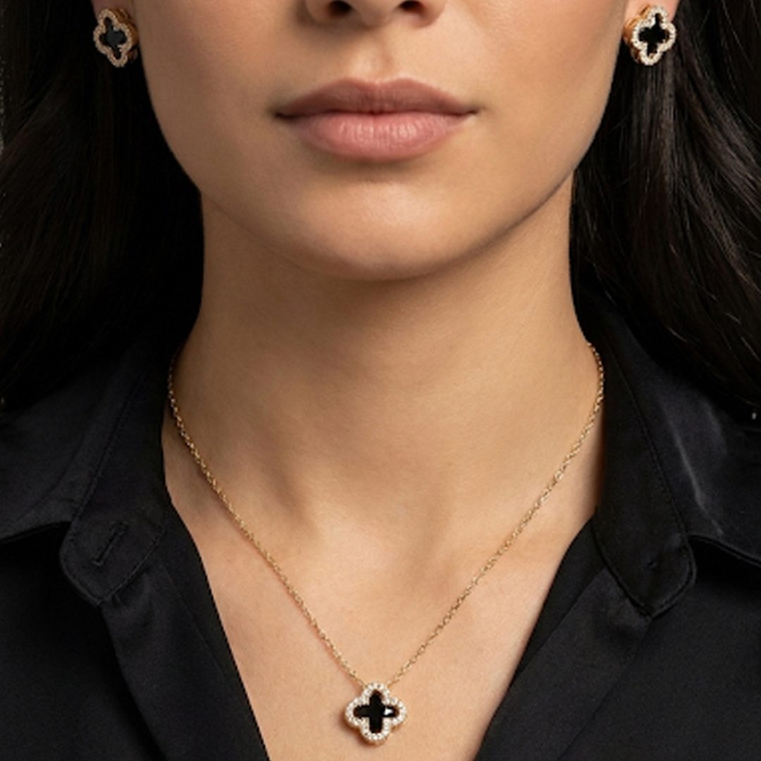 Conjunto Trevo Trabalhado Cravejado Banhado em Ouro 18k