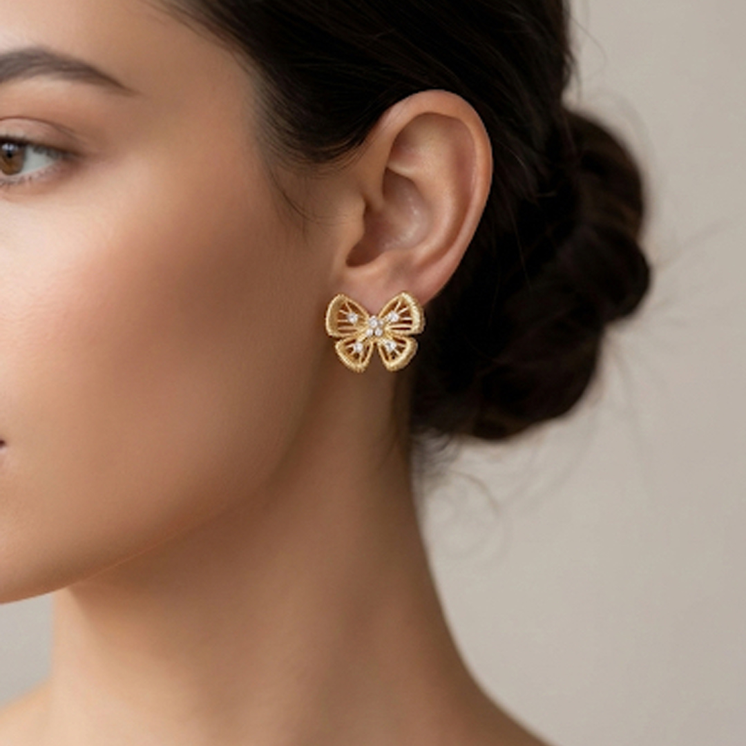 Brinco Laço Trabalhado Cravejado Banhado em Ouro 18k