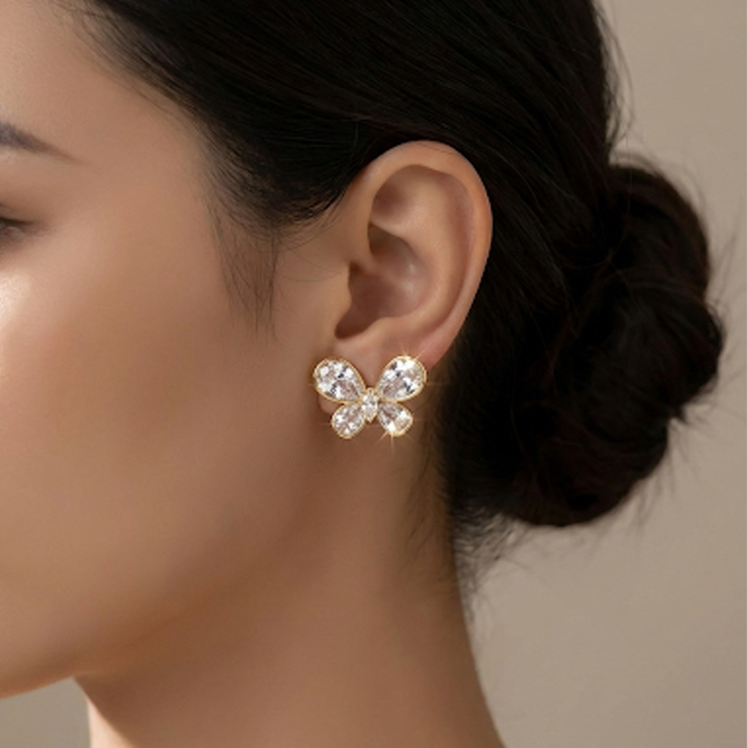 Brinco Borboleta Delicada Cravejado Banhado em Ouro 18k