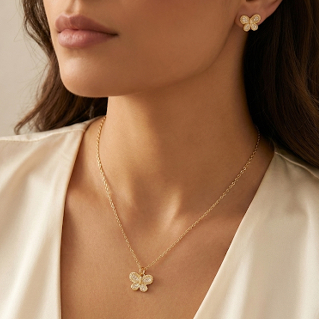 Conjunto Borboleta Delicada Cravejado Banhado em Ouro 18k